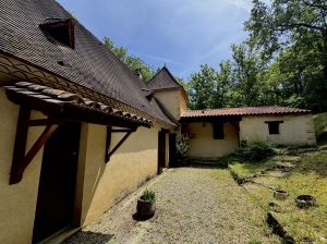 Detached House in Private Mature Garden