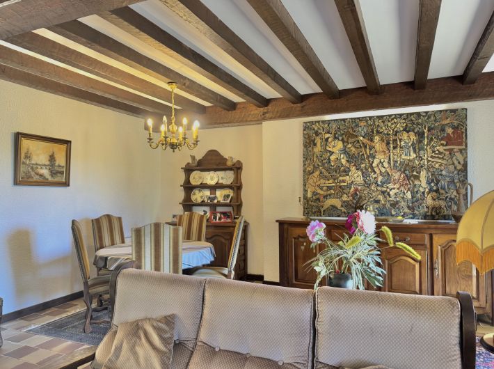 Detached House in Private Mature Garden