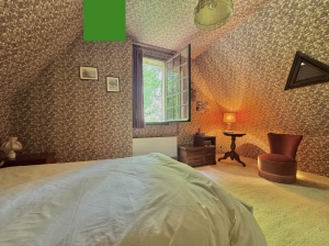 Detached House in Private Mature Garden