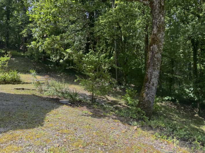 Detached House in Private Mature Garden