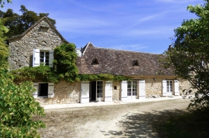 Detached Country House with Swimming Pool and Tennis Court