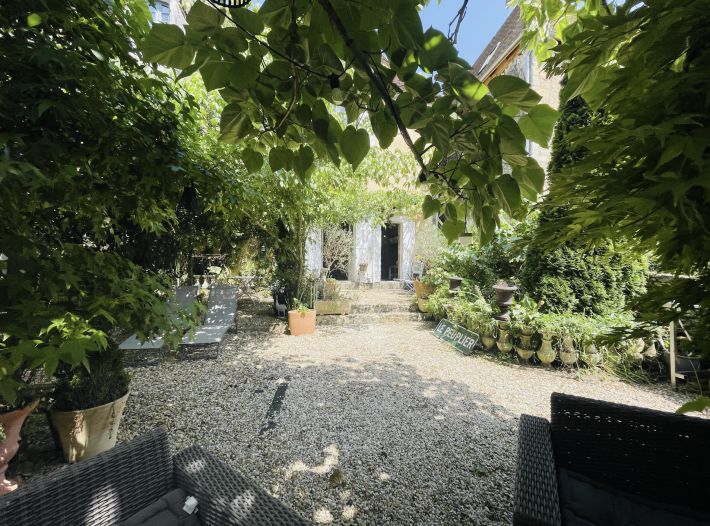 Charming Village House with Lovely Outside Space