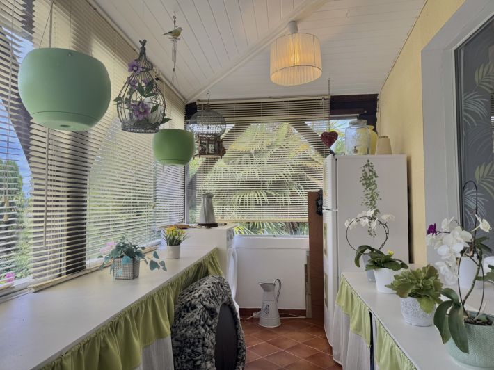 Detached House with Garden and Open View