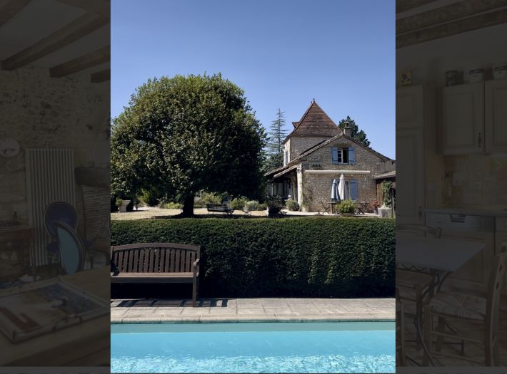 Detached Country House with Swimming Pool and Jacuzzi Hot Tub