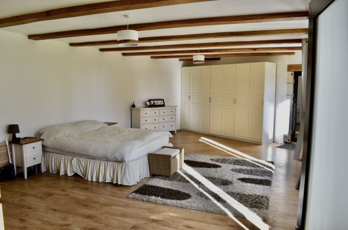 Detached Country House with Swimming Pool and Open View