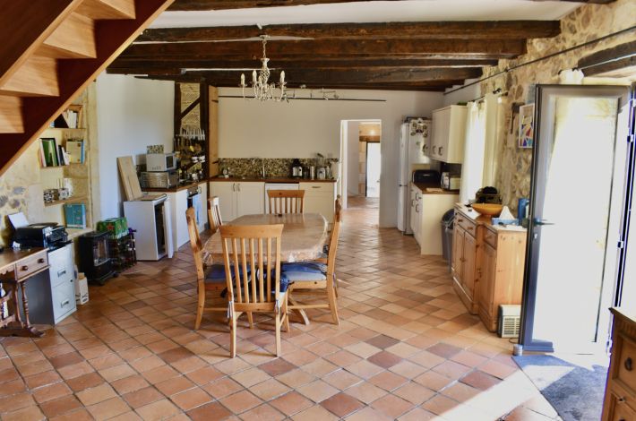 Detached Country House with Swimming Pool and Open View