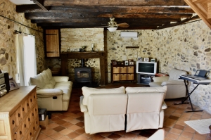 Detached Country House with Swimming Pool and Open View
