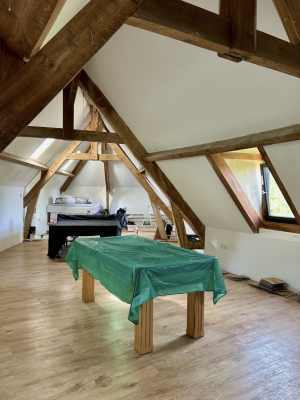 Detached Country House with Swimming Pool and Open View