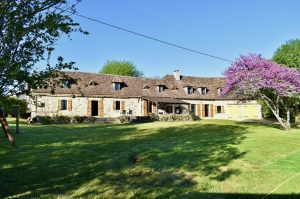 Detached Country House with Swimming Pool and Open View