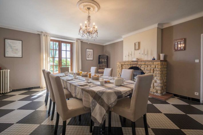 Countryside Manor House with Swimming Pool and More