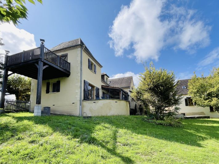 Country House with Guest Gite, Swimming Pool and Open Views