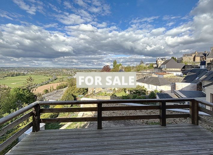 Town House with Panoramic Open View