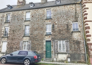 Vast Town House with Garden