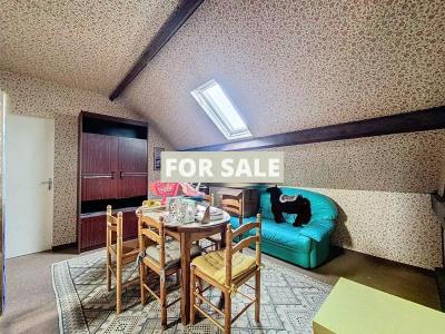 Detached House with Garden Close to the Coast