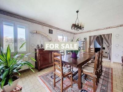Detached House with Garden Close to the Coast