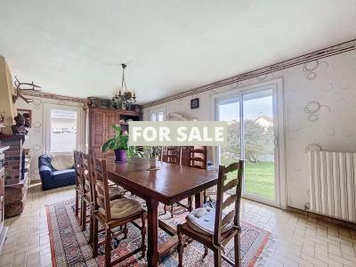 Detached House with Garden Close to the Coast