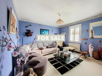 Detached House with Garden Close to the Coast