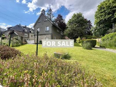 Traditional House with Garden