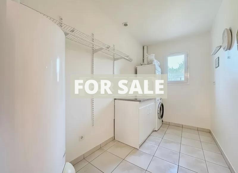 Detached House with Garden in Lovely Location