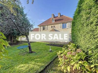 Detached House with Beautiful Garden
