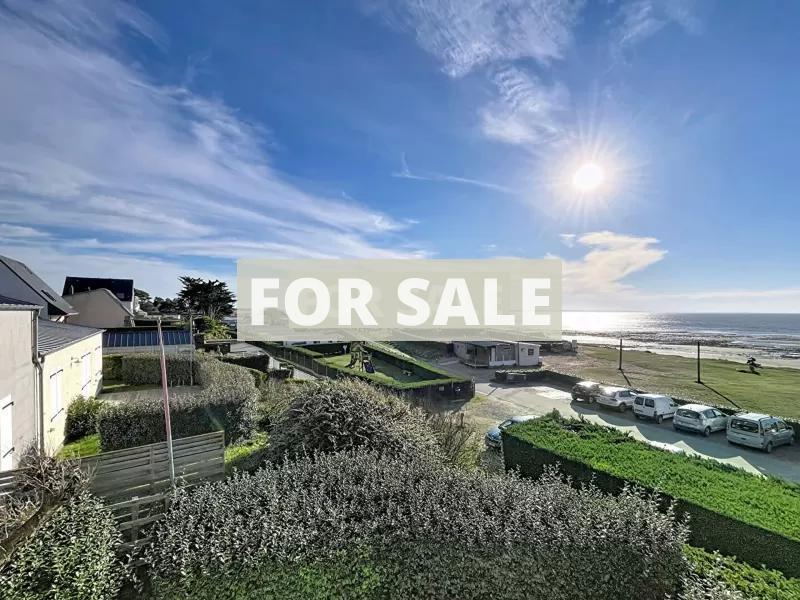 Detached House with Garden by the Coast