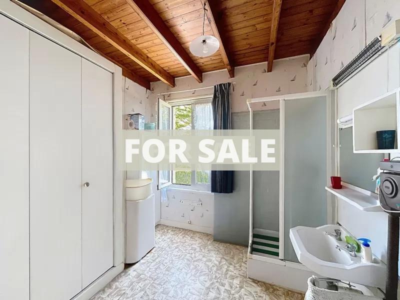 Detached House with Garden by the Coast