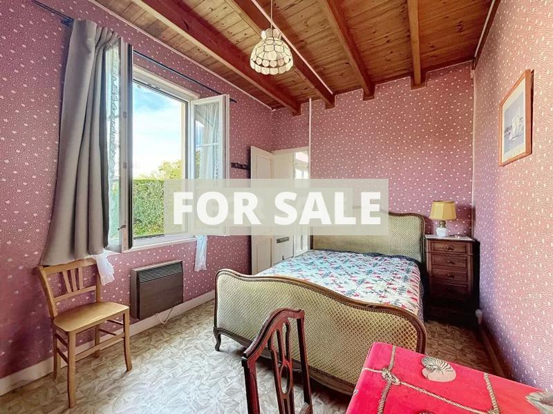 Detached House with Garden by the Coast