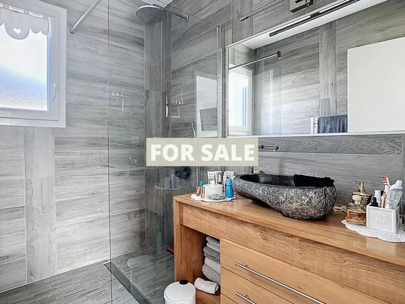 Contemporary Detached House by the Coast