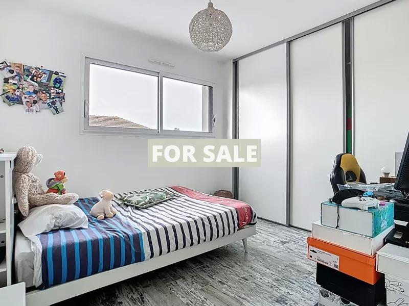 Contemporary Detached House by the Coast