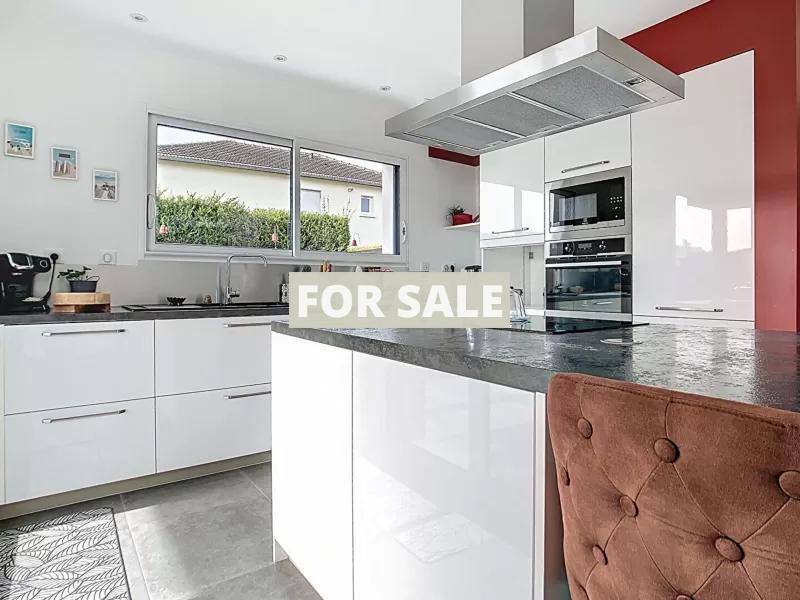 Contemporary Detached House by the Coast