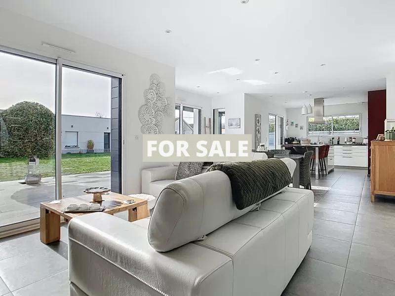 Contemporary Detached House by the Coast