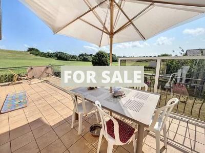 Detached House with Garden by the Coast