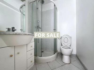 Modern Detached House with Garden