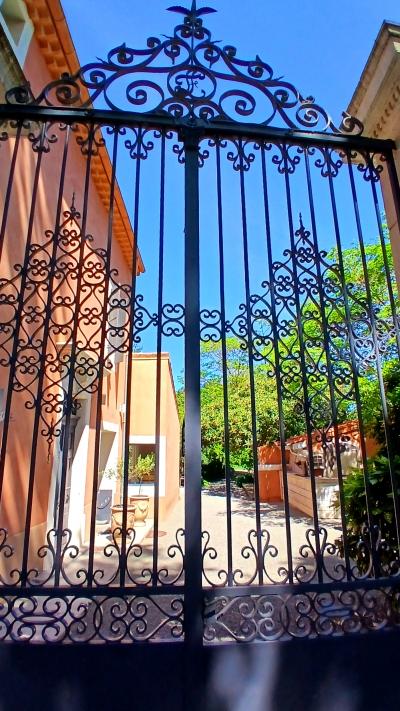 Stunning 18th Century Property, Landscaped Gardens With Pool