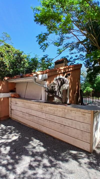Stunning 18th Century Property, Landscaped Gardens With Pool