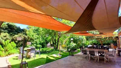 Stunning 18th Century Property, Landscaped Gardens With Pool