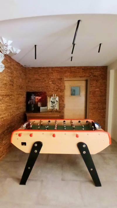 Stunning 18th Century Property, Landscaped Gardens With Pool