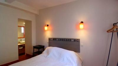 Stunning 18th Century Property, Landscaped Gardens With Pool