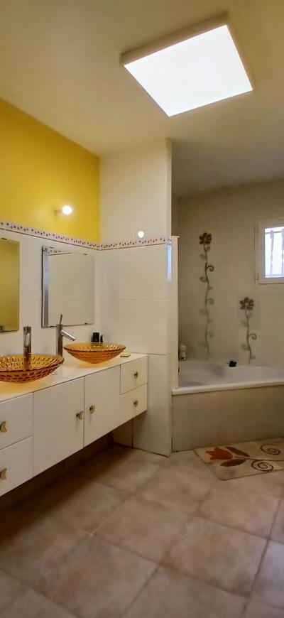 Single Storey Villa With Pool, Fruit Trees and Garden