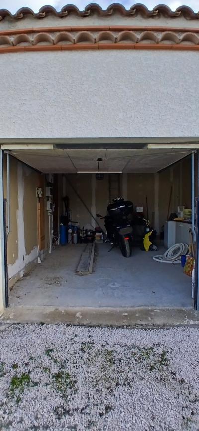 Single Storey Villa With Pool, Fruit Trees and Garden