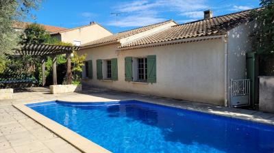 Cosy Single Storey Villa, Garden, Garage And Swimming Pool