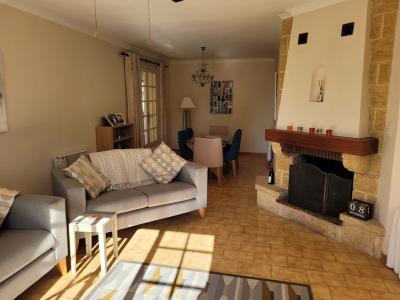 Cosy Single Storey Villa With Garden, Garage And Pool