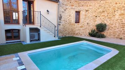 Renovated Barn With Courtyard And Swimming Pool