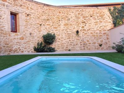 Renovated Barn With Courtyard And Swimming Pool