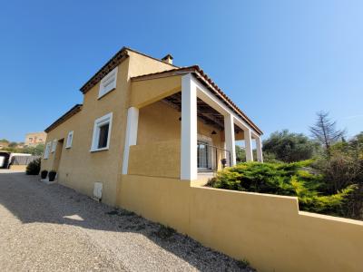 Detached Villa with Open Countryside Views
