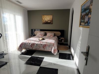 Recently Built Villa with Lovely Pool in Gardens