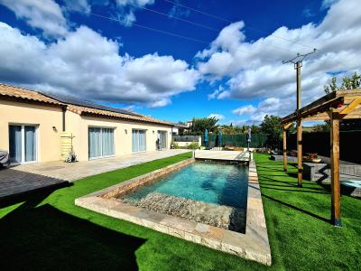 Superb Single Storey Villa With Heated Pool