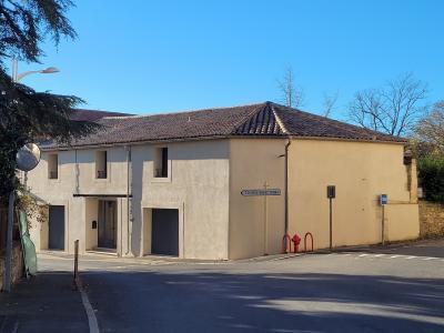 Renovated Barn With Courtyard And Swimming Pool