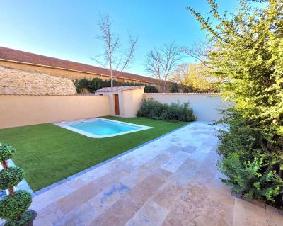 Renovated Barn With Courtyard And Swimming Pool