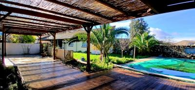 Impressive Maison-de-Maitre with Guest Gite and Pool